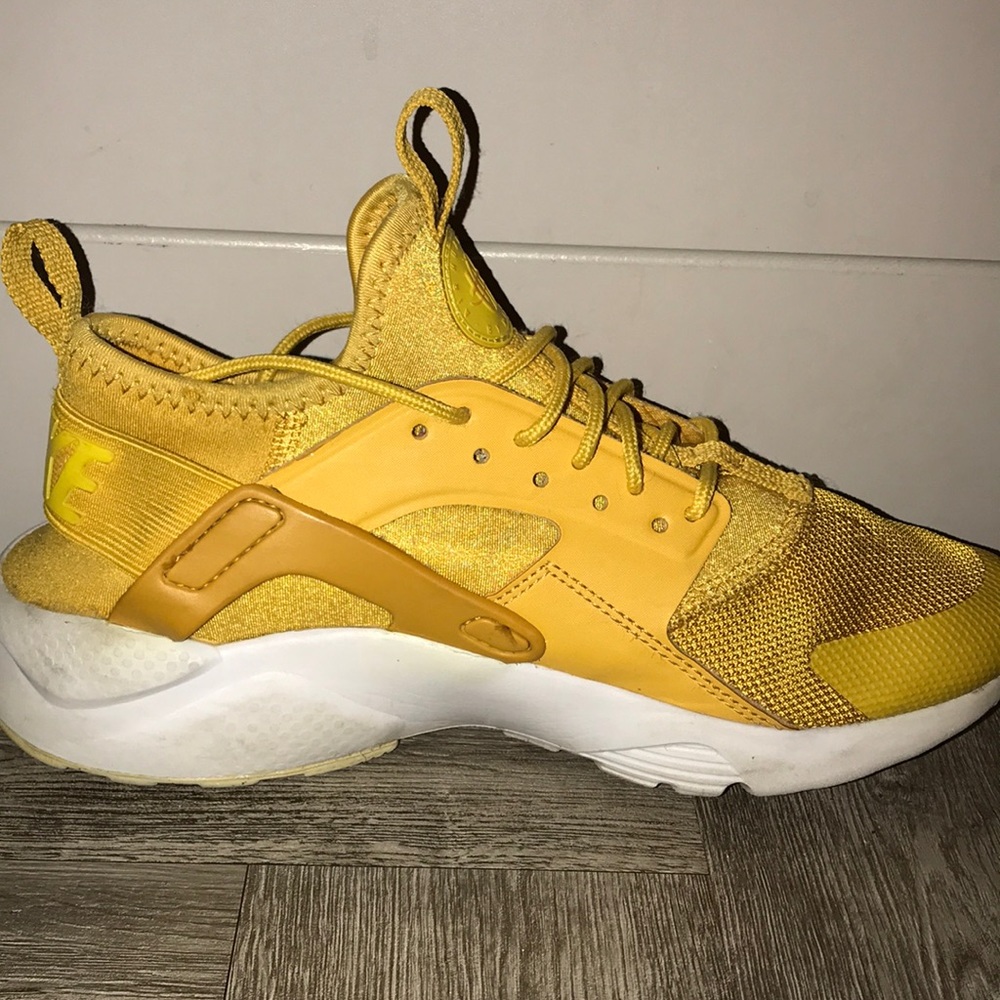 yellow hurachees
